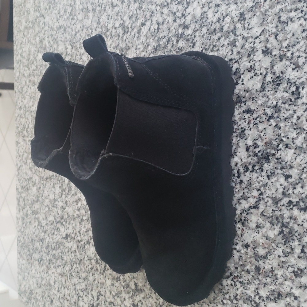 BearPaw Black Suede Boots